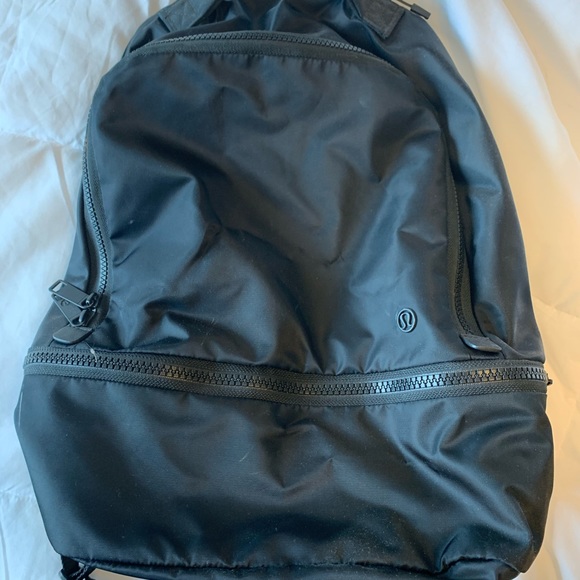 lululemon athletica Handbags - Lululemon 21L city adventurer backpack